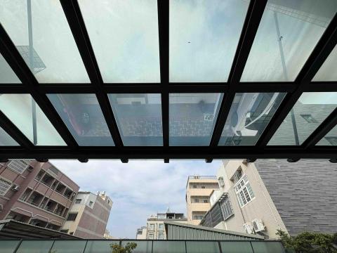 海騰節能裝飾-阿溢 - SI-20 舒熱佳採光罩專用隔熱紙 海騰節能裝飾-阿溢 - SI-20 舒熱佳採光罩專用隔熱紙