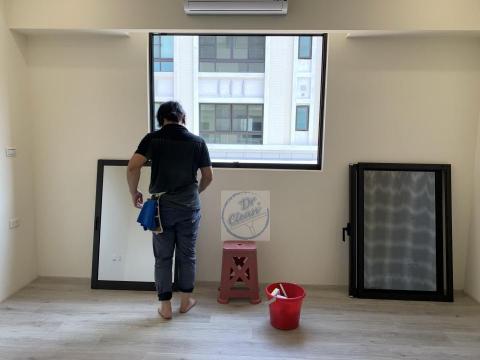 清潔大夫 [ 專業裝潢細清 / 細清專門店 ] - 拆窗清潔