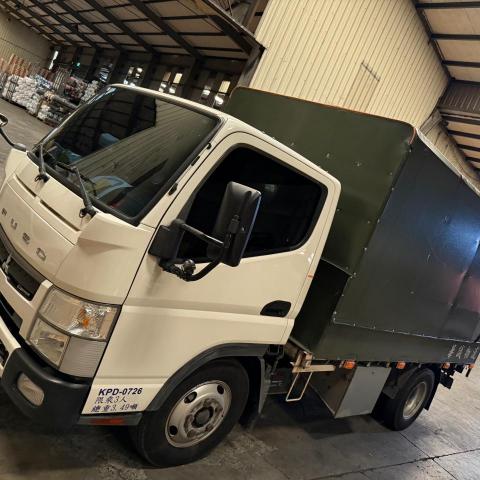 提供衝浪板貨運服務的專家張鈞隆