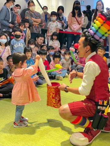 氣球大叔 Sony - 魔術表演