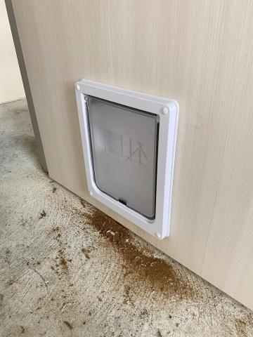 江政倫 - 寵物門安裝
木門