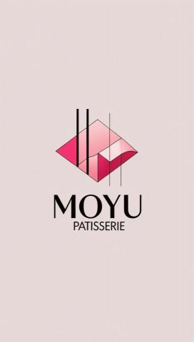 李恩 - 設計理念 
MOYU 以現代幾何構圖為基礎，加入甜點靈感的圖像與冷調粉色背景，打造都會女性專屬的甜點品牌形象。字體採用無襯線結構，呈現精品感與精緻距離感。