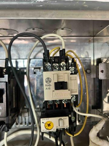 李炯儒 - 深水馬達線路安裝作業