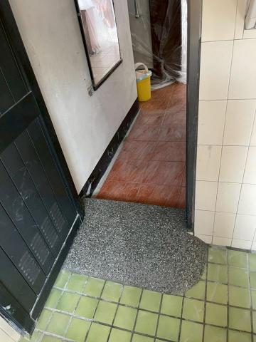 幸輔宜家居家環境工程改善 - 門檻降低使用抿石子做固定式斜坡 幸輔宜家居家環境工程改善 - 門檻降低使用抿石子做固定式斜坡
