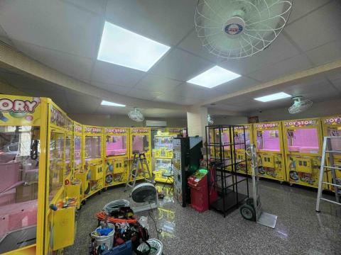 鑫勝水電工程 - 娃娃機 平板燈 吊扇 插座迴路安裝