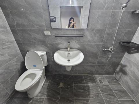 陳鵑兒 - 灰色地壁