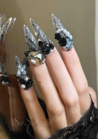 提供材料行服務的專家莎夏美學