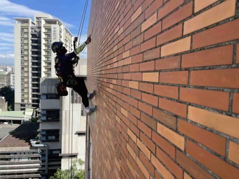 葉志瑋 - 外牆磁磚檢查