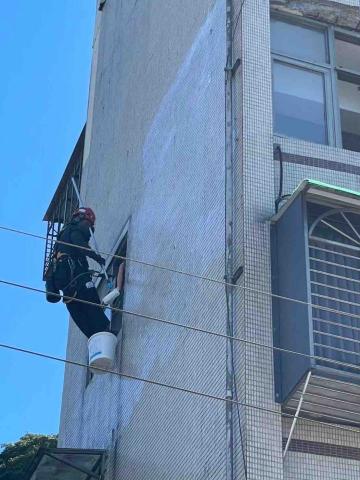葉志瑋 - 外牆防水作業