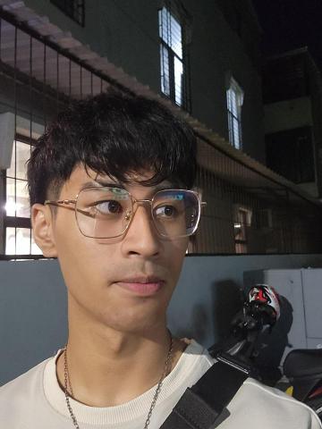 提供aveda純香洗髮精服務的專家張皓雲