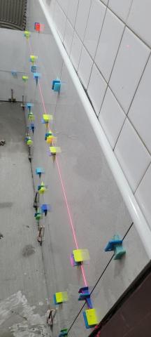 唐彩工程行 - 貼磚中