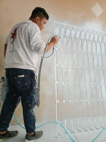 幸良工程有限公司 - 專業噴漆鐵窗修復