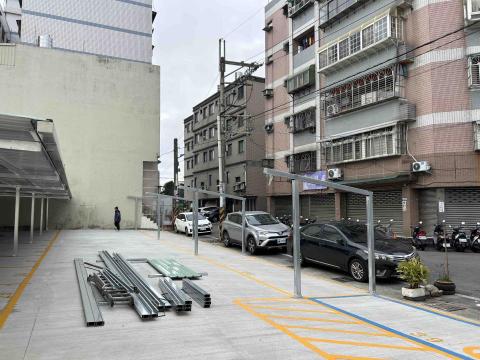 鼎宏工程行 - 大溪停車場遮雨棚
