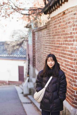 提供高雄衝浪教學服務的專家邵靖榕