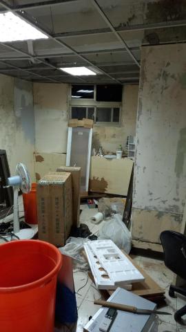 羅進聰 - 曾經惡房客留下來的，整理，修繕，過程中