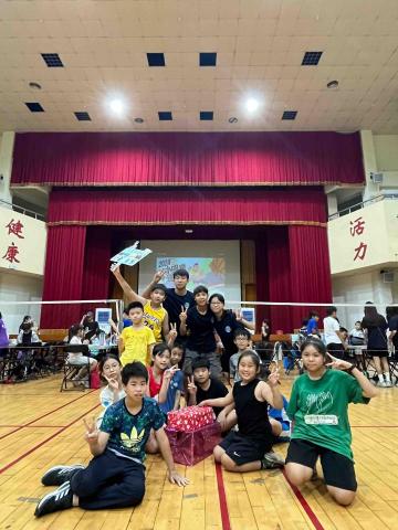 黃筱淇 - 擔任營隊的隊輔 拿到第一名