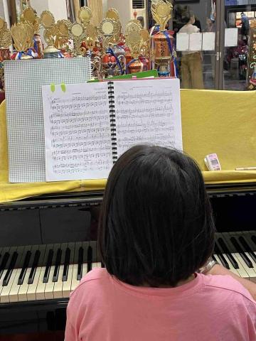 鋼琴老師文文 - 進階兒童鋼琴教學