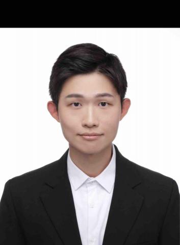 提供歌唱班服務的專家余威霆