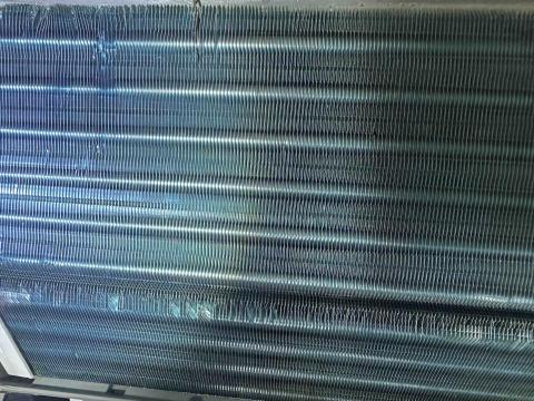 均帆清潔達人 - 分離式冷氣清洗後鰭片前排