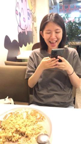 何羽晨 何羽晨