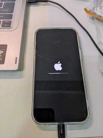 Yu 手機維修 - 維修案例：iPhone 14 Pro 意外中斷系統更新導致無法開機