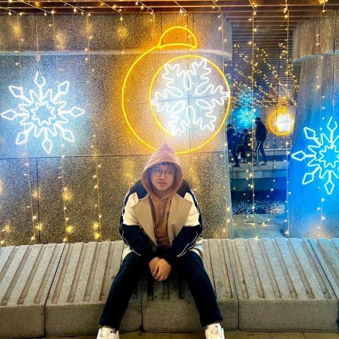 提供兼差服務的專家施又升