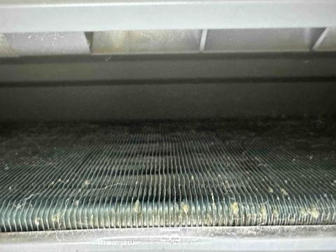 均帆清潔達人 - 後排鰭片清洗前