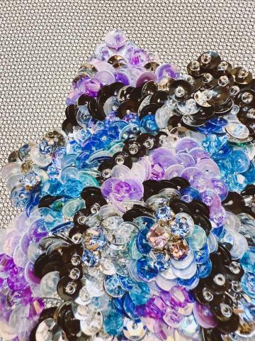 Liz Wang - 手縫珠片設計