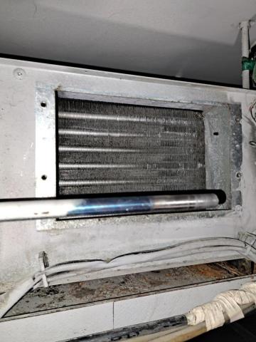 卓越冷氣 - 吊隱清洗