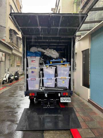 林政嘉個人小貨車貨運行 - 車廂上升60公分