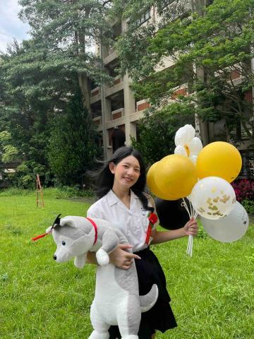 郭品倢 - 高中畢業照