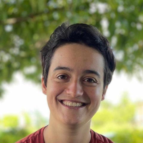 提供台語服務的專家蔡雪青