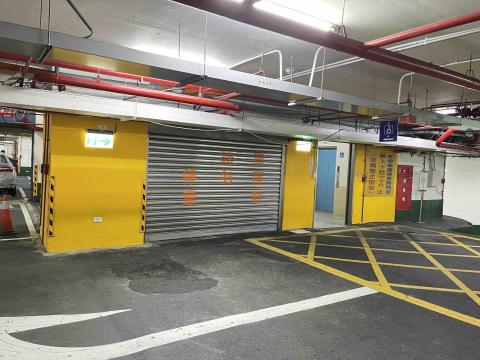 以勒企業社臻至油漆工程 - 台中市科技大學地下室牆面改色油漆完工後照片