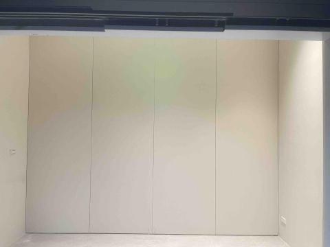 以勒企業社臻至油漆工程 - 台中市北屯區台灣第一味飲料企業總部4樓電梯口大拉門完工後照片