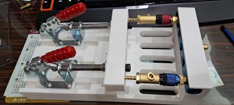 楊順安 - 一種對接頭進行氣密測試使用的治具