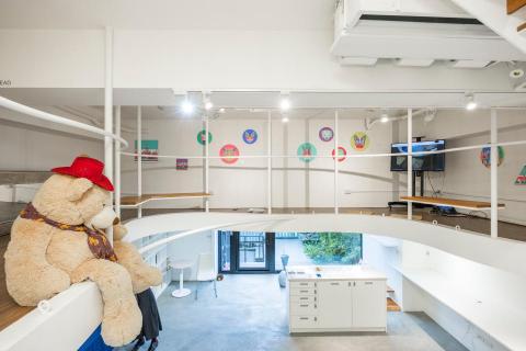 河岸蘭亭｜一站式多風格實景拍攝空間 - 挑高閣樓 × 文青藝術空間，牆面藝術品可靈活更換