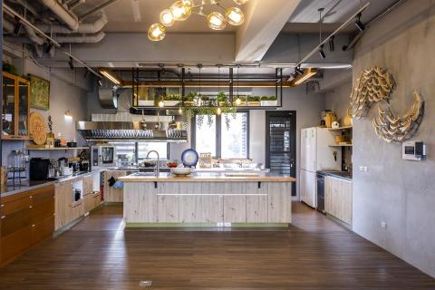 河岸蘭亭｜一站式多風格實景拍攝空間 - 教學・拍攝・品味聚會實現料理靈感的理想空間