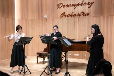 🎵師大碩士長笛鋼琴丁老師🎵 - 長笛教學