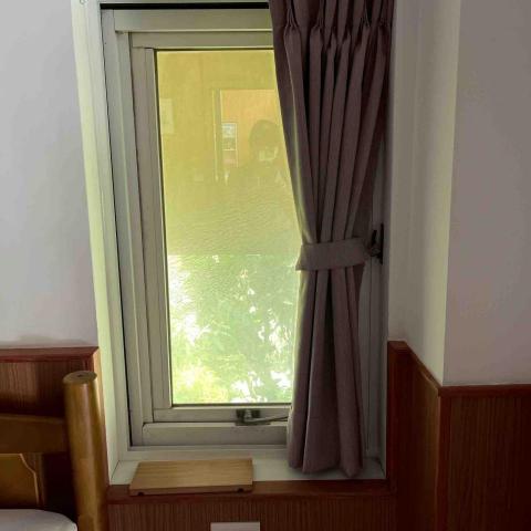 小松鼠清潔🐿️ - 窗戶清潔（施作前）
含內外窗、窗框、窗溝 