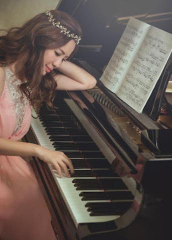 千弦爵士鋼琴音樂藝術 - 流行爵士鋼琴老師 音樂總監Ruby