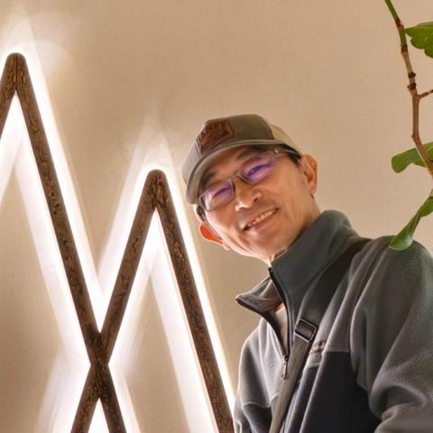 提供插畫紙服務的專家邱瑞榮