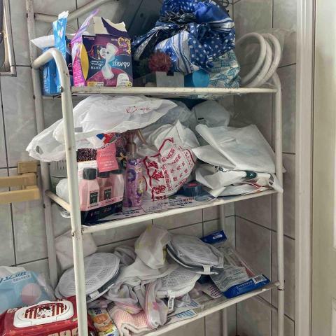 小松鼠清潔🐿️ - 置物整理（施作前）
協助客戶整理堆疊物品、分類廢棄物