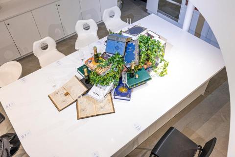 河岸蘭亭｜一站式多風格實景拍攝空間 - 商品情境拍攝