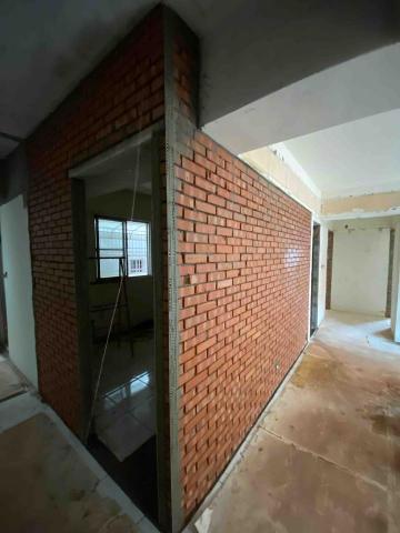 黃建華 - 砌紅磚