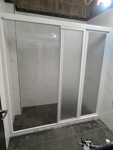 南冠門窗行 - 淋浴拉門安裝