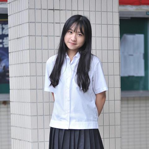 提供壁貼之家服務的專家Evelyn 康喬怡