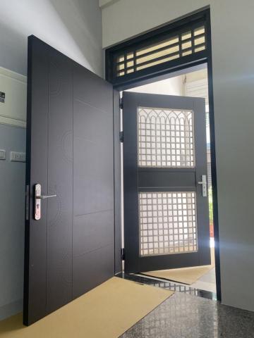 南冠門窗行 - 琉化銅門安裝