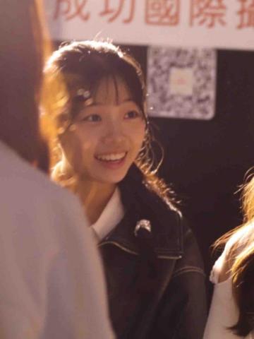 提供姐姐服務的專家鄭妙菁