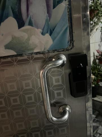 南冠門窗行 - 老式電鎖，電子鎖安裝