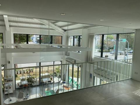 天鼎金屬玻璃工程行 - 無框玻璃隔間